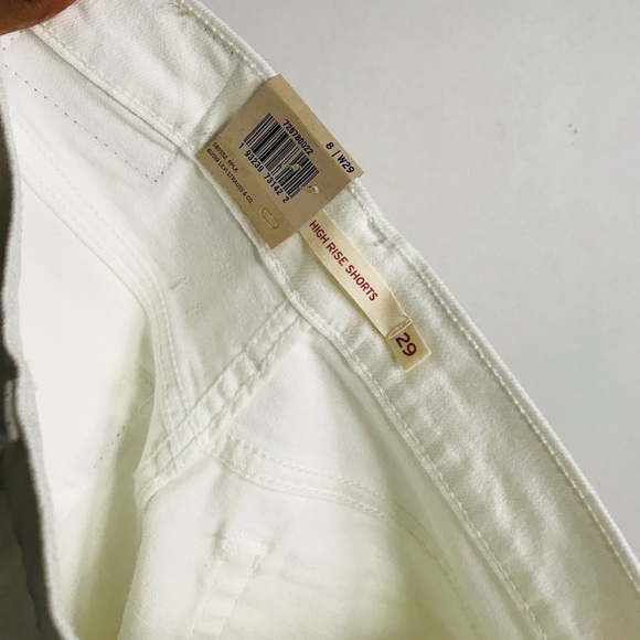 Levi’s High Rise Shorts - Picture 6 of 9